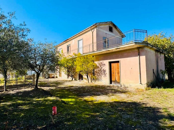 Casa quadrilocale in vendita in via chiocche del forno, Mirabella Eclano