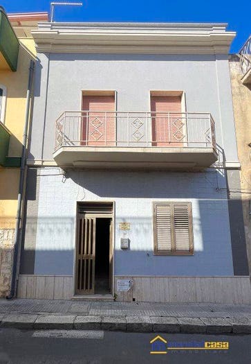 Casa con 6 locali in vendita in via Vitaliano Arangio, Centro, Pachino
