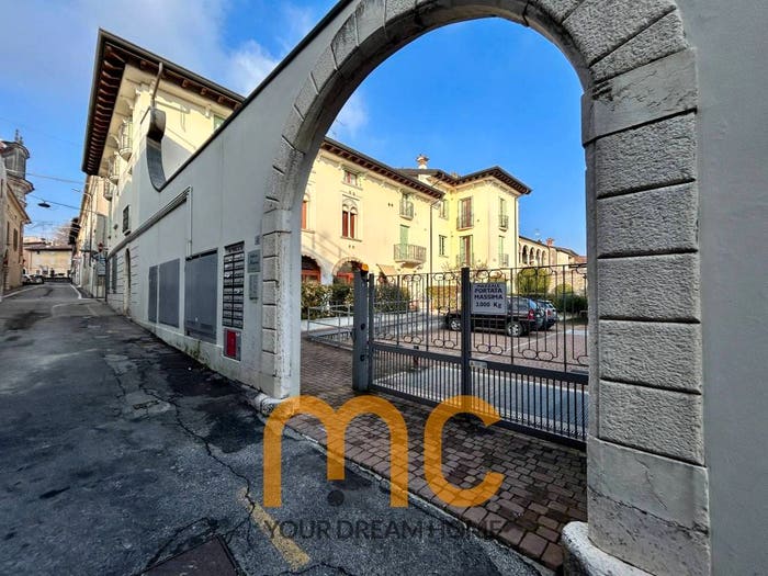 Appartamento trilocale in vendita in Via Repubblica, Lonato, Lonato del Garda