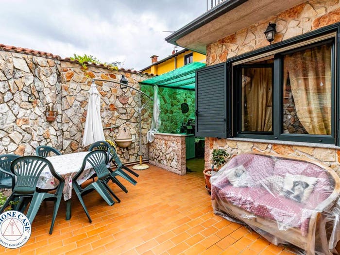 Appartamento quadrilocale in vendita in Via Ovidio Tabacchi, Ganna, Valganna