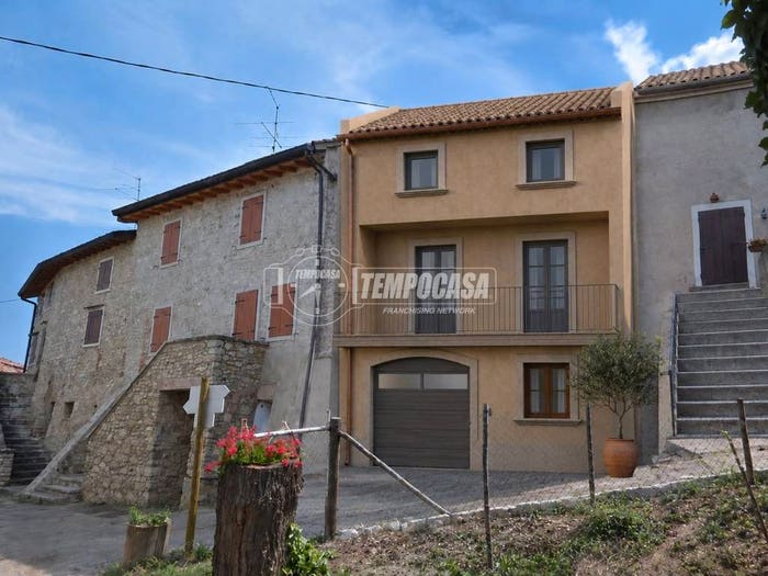 Casa trilocale in vendita in Contrada Borno, Villanova, San Zeno di Montagna