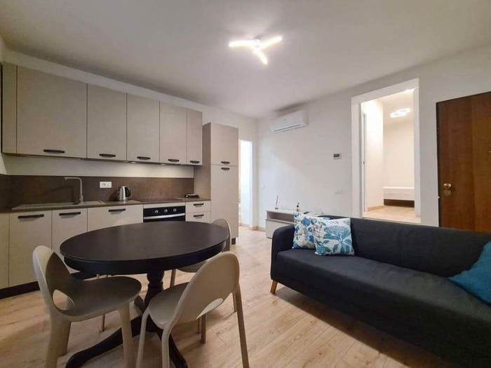 Appartamento con 6 locali in vendita in Via Coltellini, Centro Storico, Modena