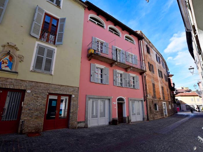Casa con 6 locali in vendita in Via Giovanni Battista Beccaria, Breo, Mondovì