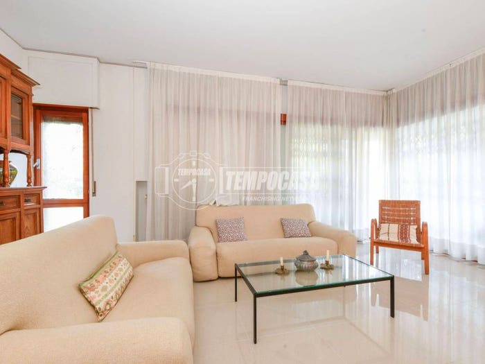Appartamento quadrilocale in vendita in Via Cornella, Centro, Gardone Riviera