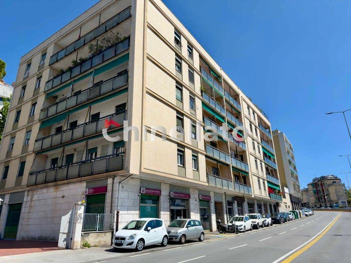 Appartamento trilocale in vendita in Corso Europa, Quarto, Genova