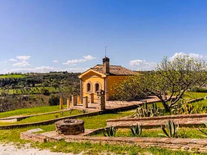Casa con 6 locali in vendita in Contrada San Savino, Civitanova Alta, Civitanova Marche