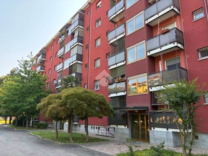 Appartamento trilocale in vendita in Via Betti Ugo, Gallaratese, Milano