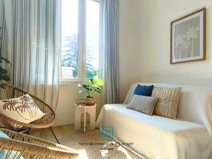 Appartamento trilocale in vendita in Via Montegrappa, Marina di Massa Centro, Massa