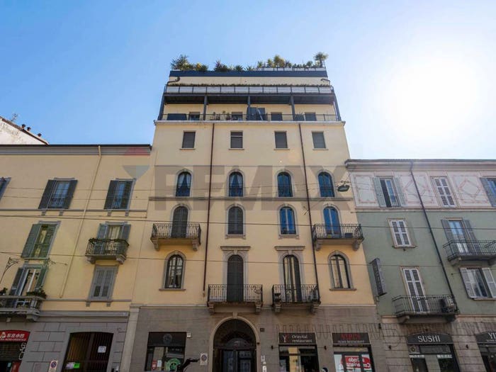 Appartamento quadrilocale in vendita in Via Carlo Farini, Isola, Milano