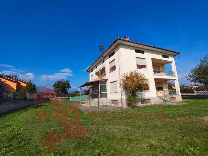 Casa con 6 locali in vendita in Via Gino Grazioli, Centro, Nole