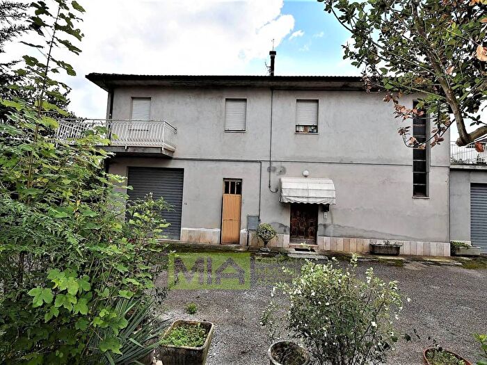 Casa con 6 locali in vendita in via ugo la malfa, Centro, Amandola
