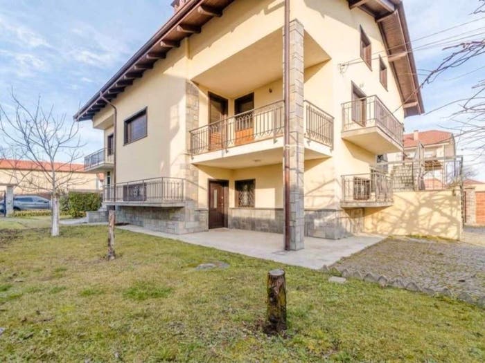Casa con 6 locali in vendita in Via dei Lauri, Centro, Ciriè