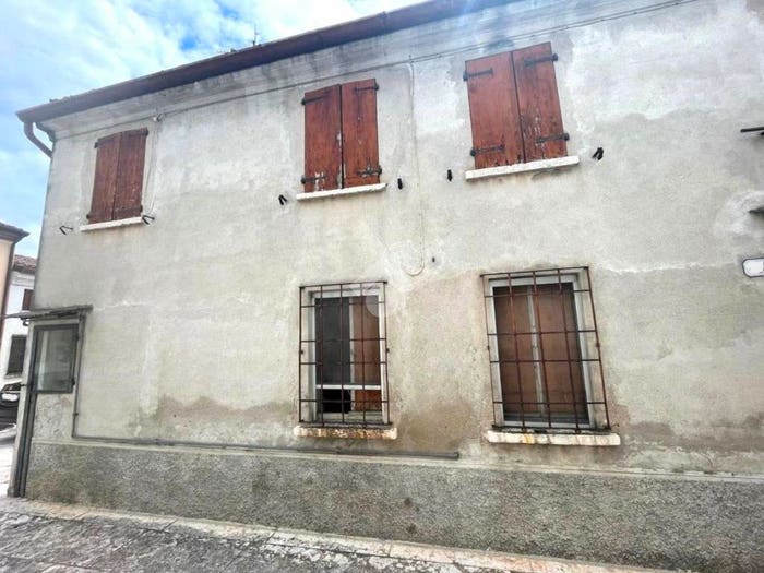 Casa con 6 locali in vendita in Str Castelletto, Formigosa Castelletto Borgo, Mantova