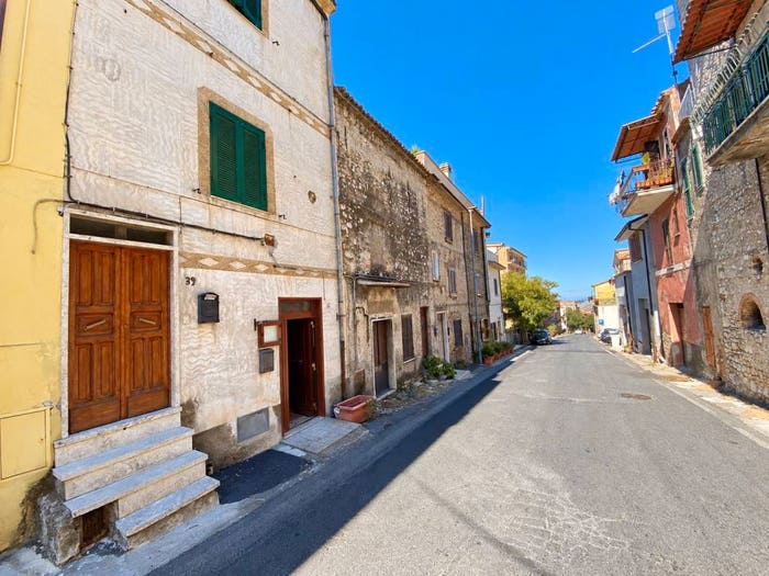 Appartamento bilocale in vendita in Via Roma, Montorio Romano