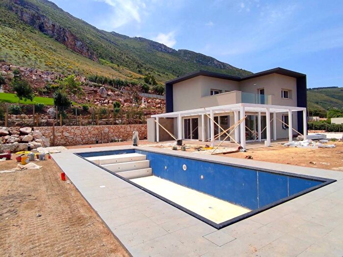 Casa con 5 locali in vendita in Contrada Costa Larga, Castellammare del Golfo
