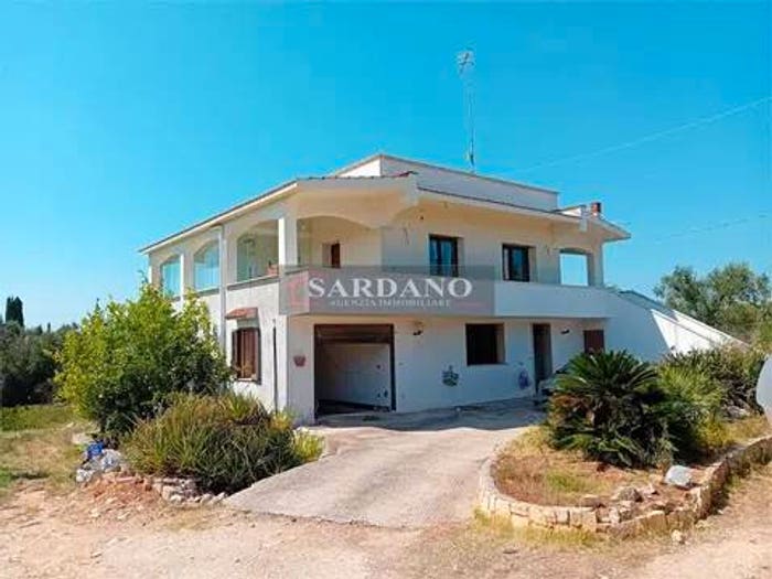 Casa quadrilocale in vendita in Tamburroni Grottone Rosara, Ostuni