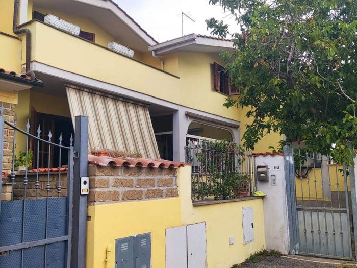Casa quadrilocale in vendita in Viale Nevada, Miami, Ladispoli