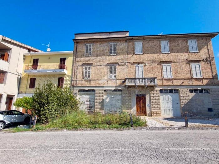 Casa con 6 locali in vendita in Via Roma, Acquaviva Picena