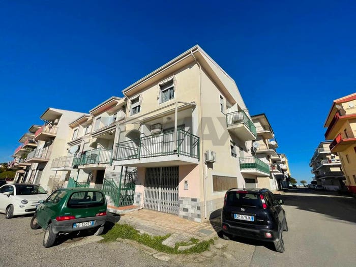Casa con 6 locali in vendita in via ettore majorana, Marina Di Schiavonea, CoriglianoRossano