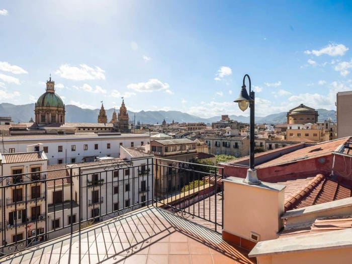 Casa con 6 locali in vendita in Via Camillo Benso di Cavour, Castellammare, Palermo