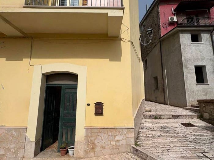 Appartamento quadrilocale in vendita in Via Roma, Pietrelcina