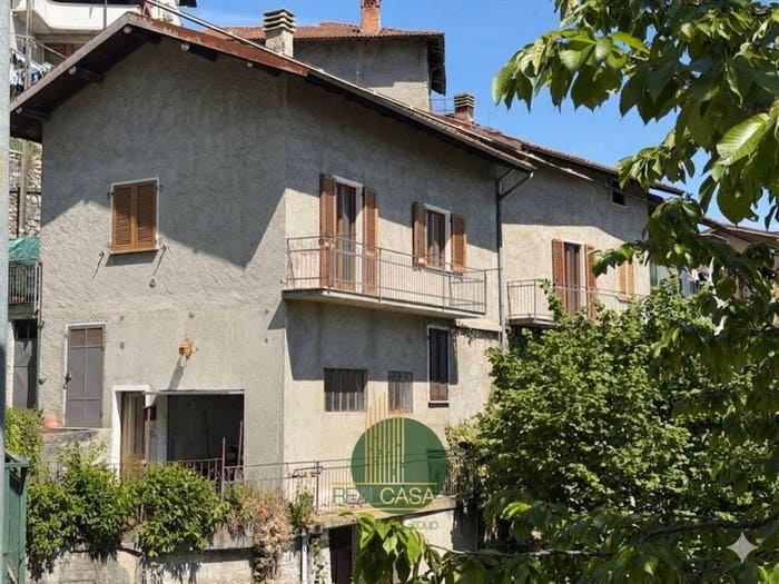 Casa con 6 locali in vendita in Via Tassimola, San Gregorio, Gravedona ed Uniti