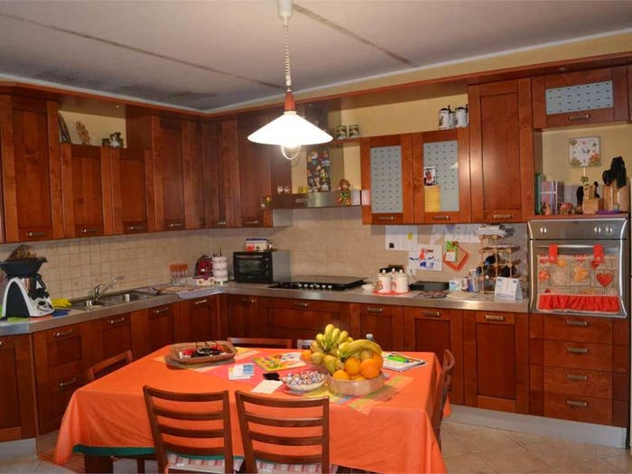 Appartamento trilocale in vendita in via della stazione, Sala, Catanzaro