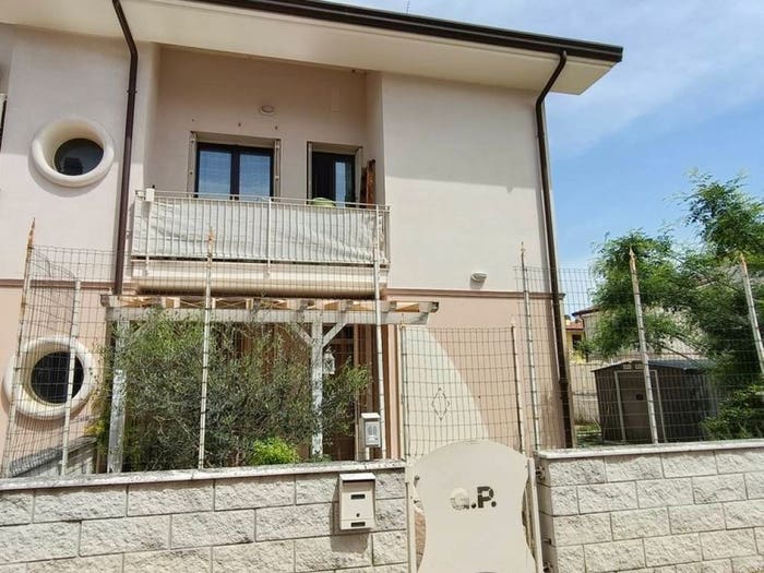 Appartamento con 6 locali in vendita in Via Antonio Vivaldi, Conselice