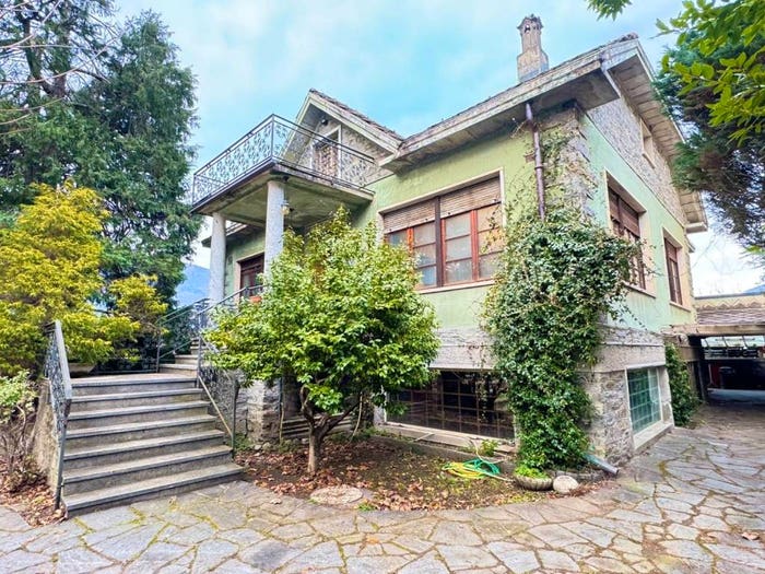 Casa con 6 locali in vendita in Via Guglielmo Marconi, Beura, BeuraCardezza