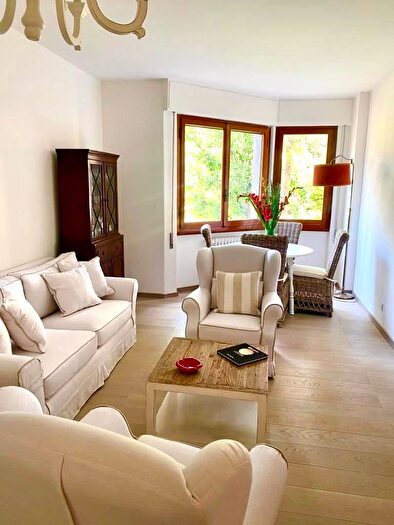 Appartamento con 5 locali in vendita in Via Giosuè Carducci, Forte Dei Marmi