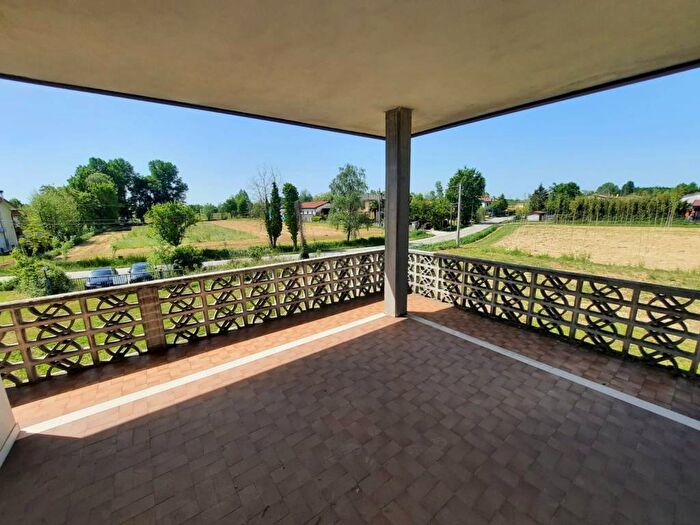 Casa con 6 locali in vendita in Via Bovi, Trebaseleghe