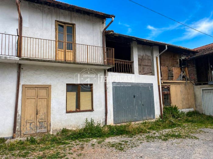Casa bilocale in vendita in Via Cesare Battisti, Cirimido