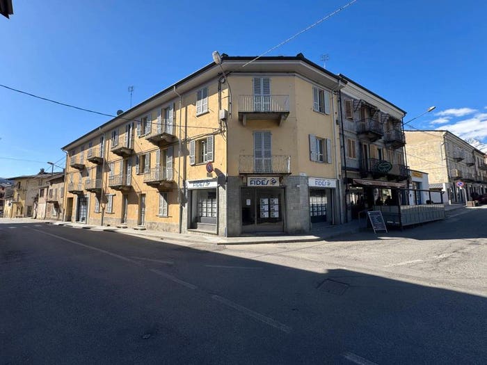 Appartamento quadrilocale in vendita in Via Roma, Centro, Paesana