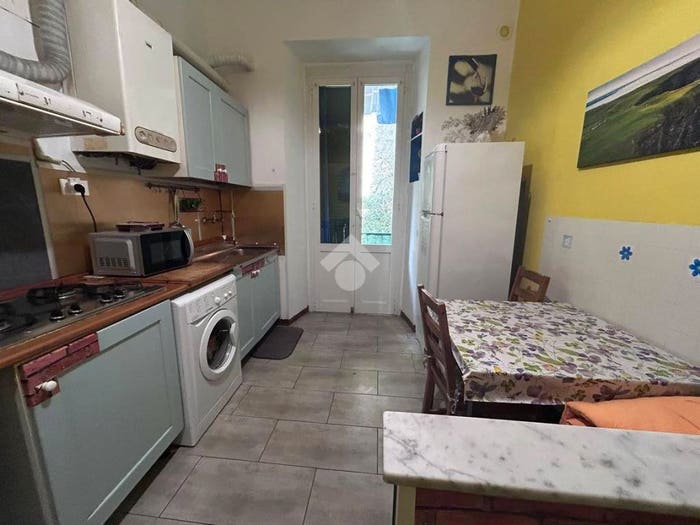 Appartamento trilocale in vendita in Via Giovanni Revello, Staglieno, Genova