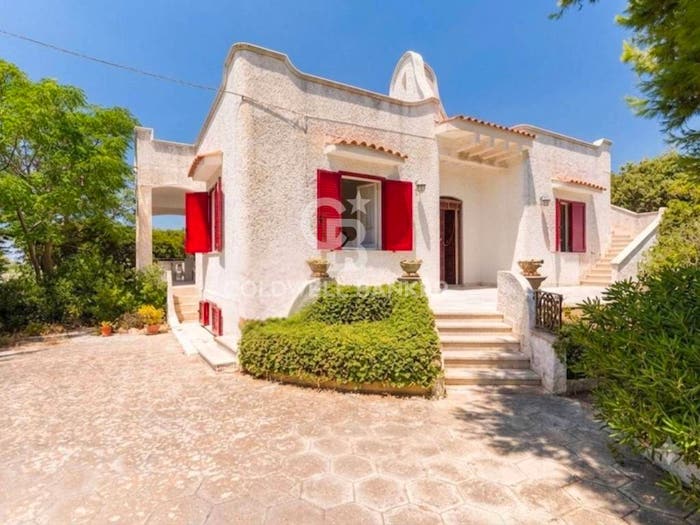 Casa con 6 locali in vendita in Via Torre Sinfonò, Capilungo, Alliste