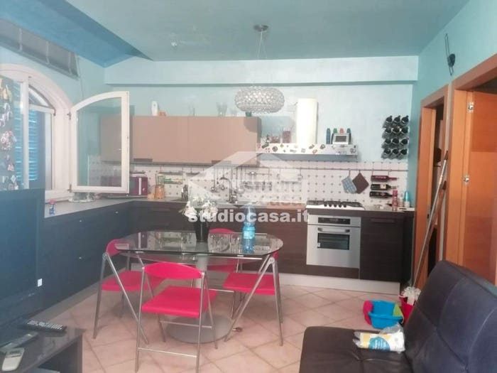 Appartamento trilocale in vendita in Lungomare Capocolonna, Crotone