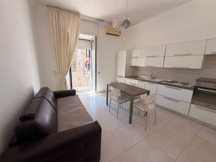 Appartamento bilocale in vendita in Via Nuova Marina, Mercato, Napoli