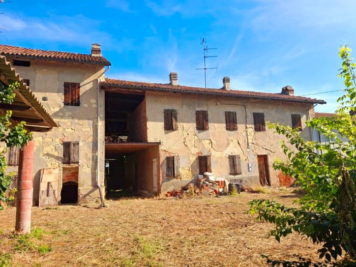 Casa con 6 locali in vendita in Strada Alessandria, Cantone Vallare, Casale Monferrato