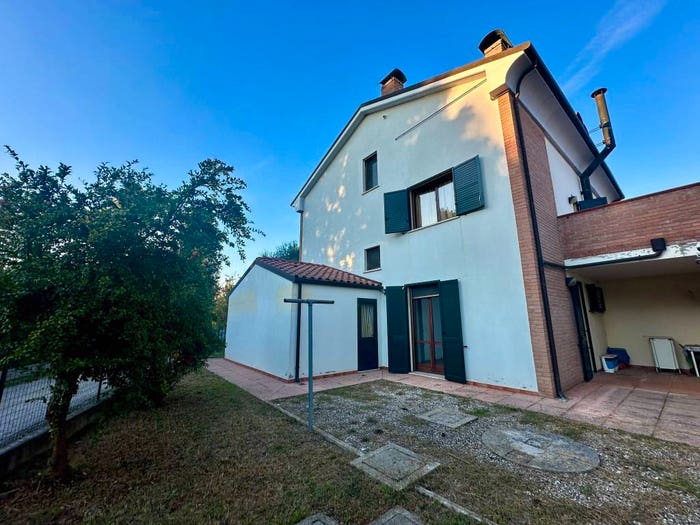Casa con 6 locali in vendita in Via della Crispa, Pontegradella, Ferrara