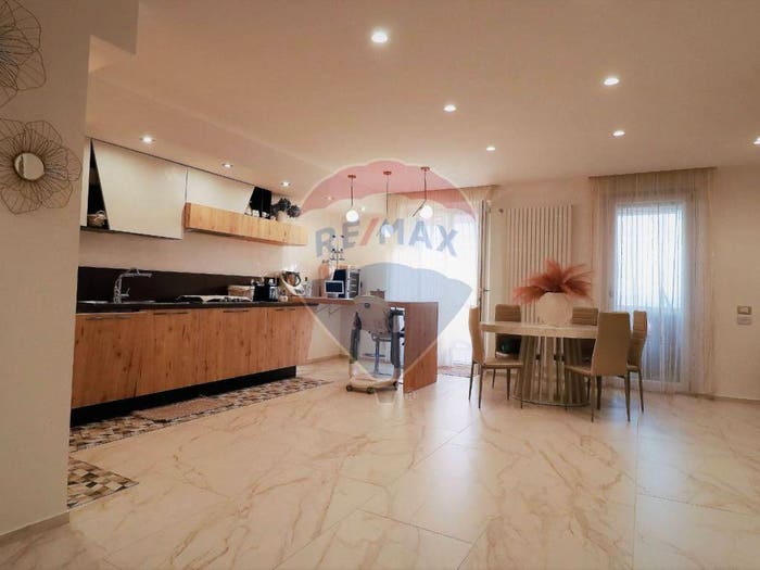 Appartamento con 5 locali in vendita in Centro, Matera