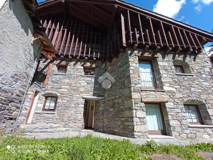 Casa con 6 locali in vendita in Frazione Suil, SaintRhémyenbosses