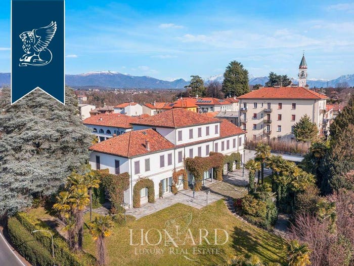 Casa con 6 locali in vendita in Centro, Figino Serenza