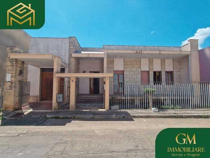 Casa con 6 locali in vendita in Via Giovanni Pascoli, Collepasso