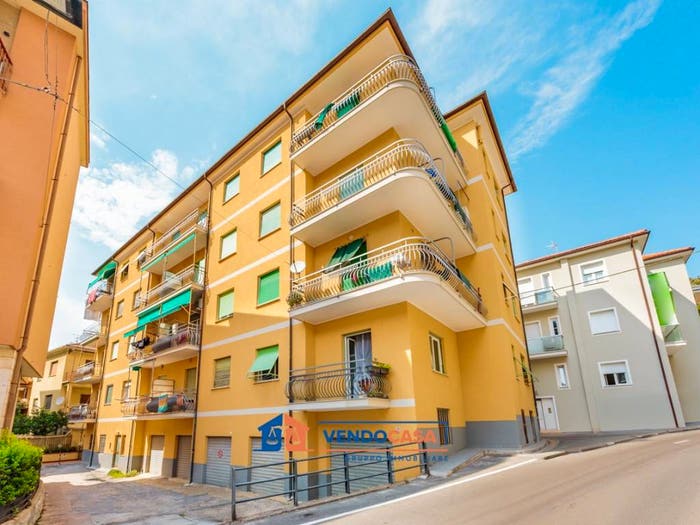 Appartamento trilocale in vendita in Via Cavalieri di Malta, Centro, Noli