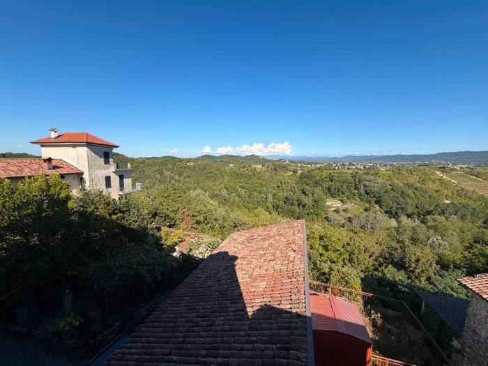Casa con 6 locali in vendita in Via Sotto Orti, Montaldeo