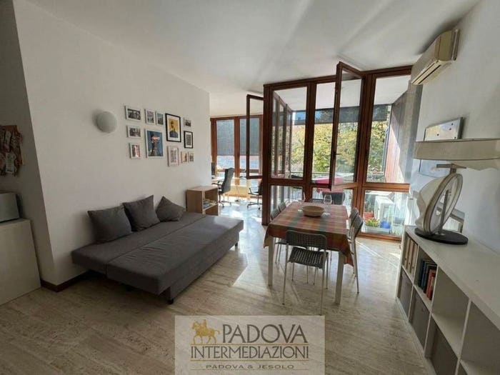 Appartamento quadrilocale in affitto in Via Gabriele Falloppio, Santa Sofia Altinate, Padova