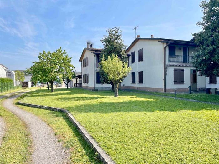 Casa con 6 locali in vendita in Pioppelle, Borgo Virgilio