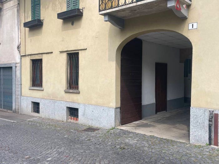 Appartamento trilocale in vendita in Via Filippo Corridoni, Centro, Gavirate