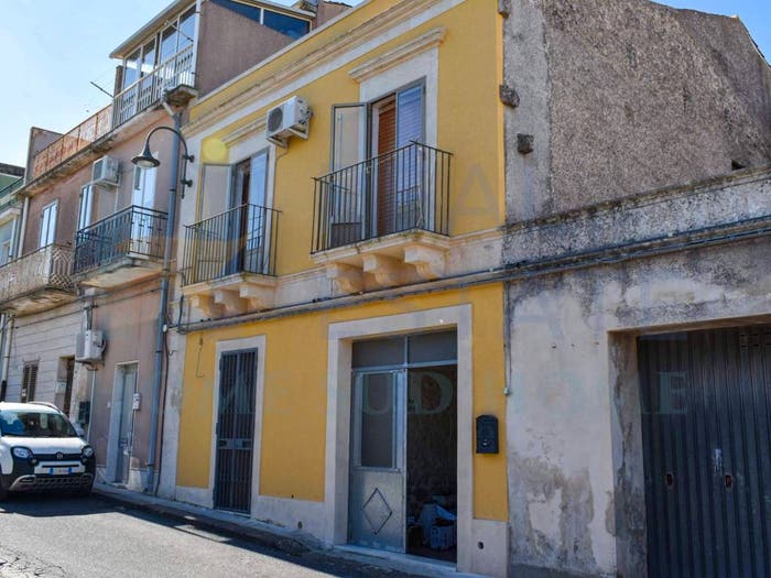 Casa con 6 locali in vendita in Via Antonino Uccello, Palazzolo Acreide