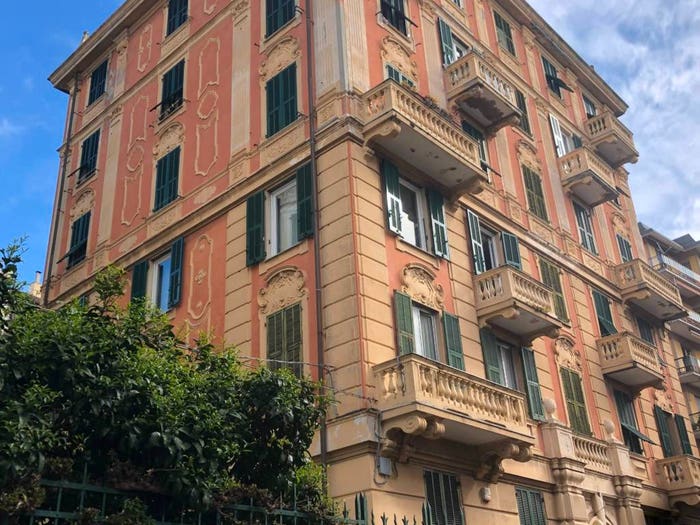 Appartamento trilocale in vendita in Via Sant'Alberto, Sestri Ponente, Genova